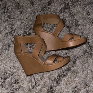 Jessica Simpson Wedges